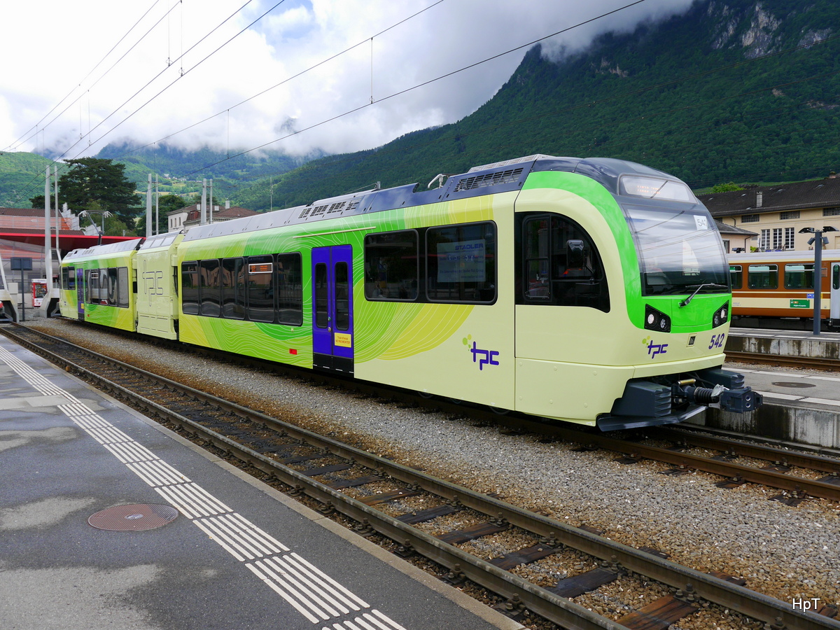 tpc - Triebwagen Beh 2/6 542 unterwegs im Bahnhofsareal in Aigle anlässlich des Abschieds Fest der Alten Fahrzeuge der AOMC in Aigle am 19.06.0216