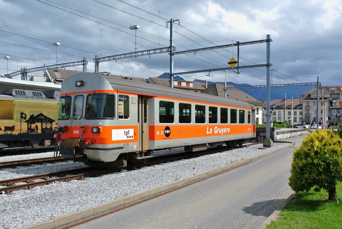 TPF Bt 256, noch im GFM Farbkleid, abgestellt in Bulle, 19.08.2014.