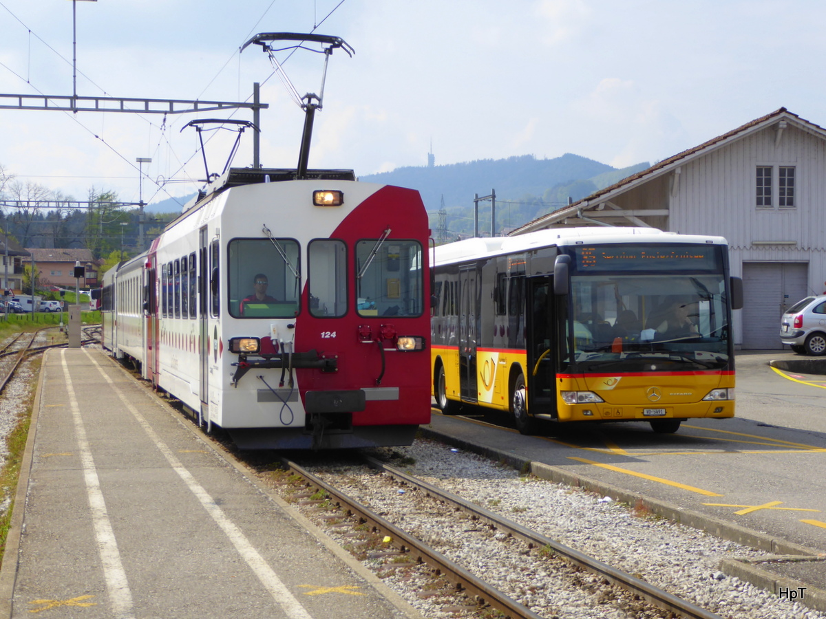 tpf - Einfahrender Regio im Bahnhof von Palézieux am 03.05.2016