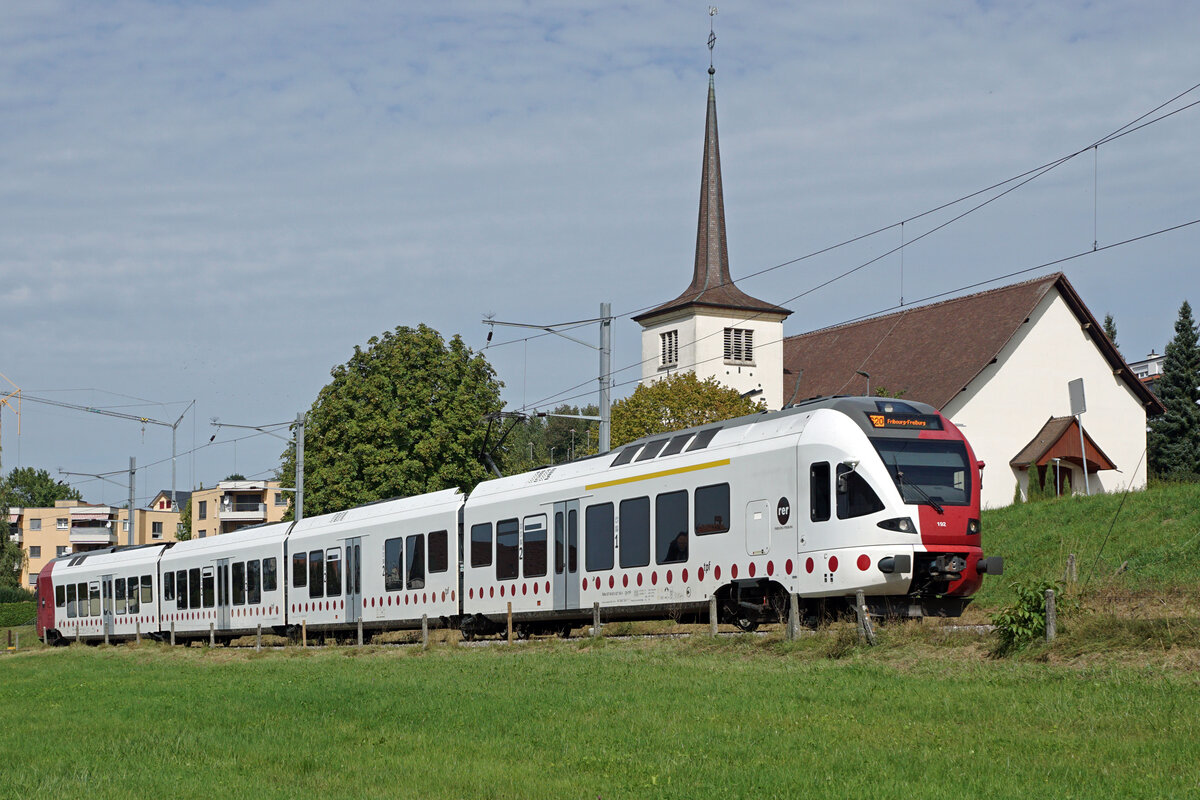 TPF RABe 527 192 als S 20 Neuchâtel-Fribourg unterwegs bei Courtepin am 25. September 2021.
Foto: Walter Ruetsch