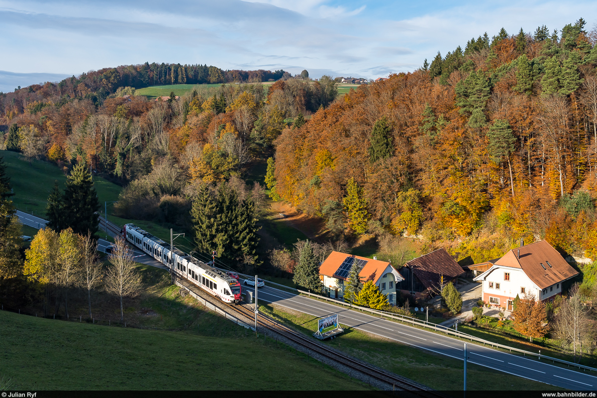 TPF RABe 527 197 / Pensier, 7. November 2021<br>
S20 St-Blaise-Lac - Fribourg