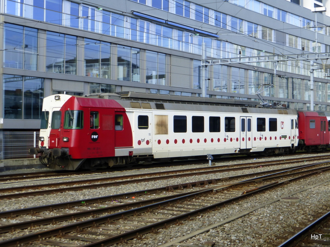 tpf - Treibwagen RBDe 4/4 567 173-0 im Bahnhof von Freiburg am 14.02.2015