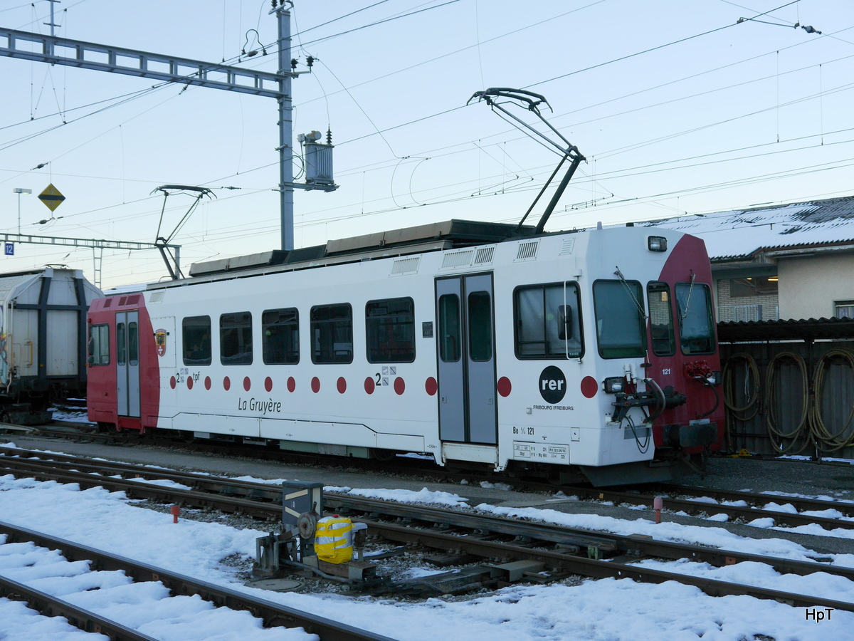 tpf - Triebwagen Be 4/4 121 im Bahnhof Bulle am 07.12.2017