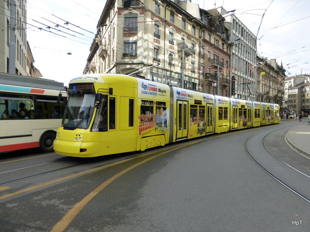 TPG - Be 6/8 892 mit Werbung unterwegs in der Stadt Genf am 09.05.2014