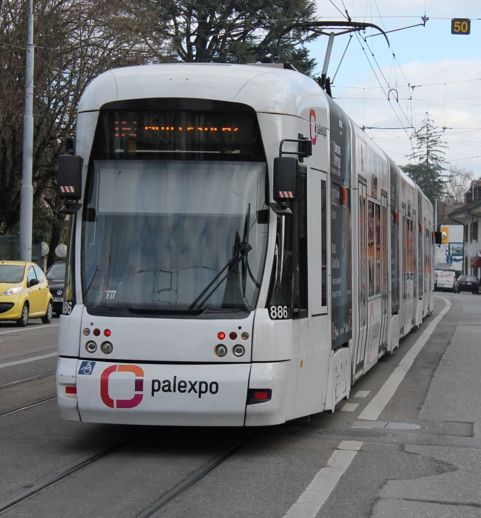 TPG BOMBARDIER CITYRUNNER 886 mit Palexpo-Werbung verlässt die Haltestelle Grange-Canal. 06.12.2013 