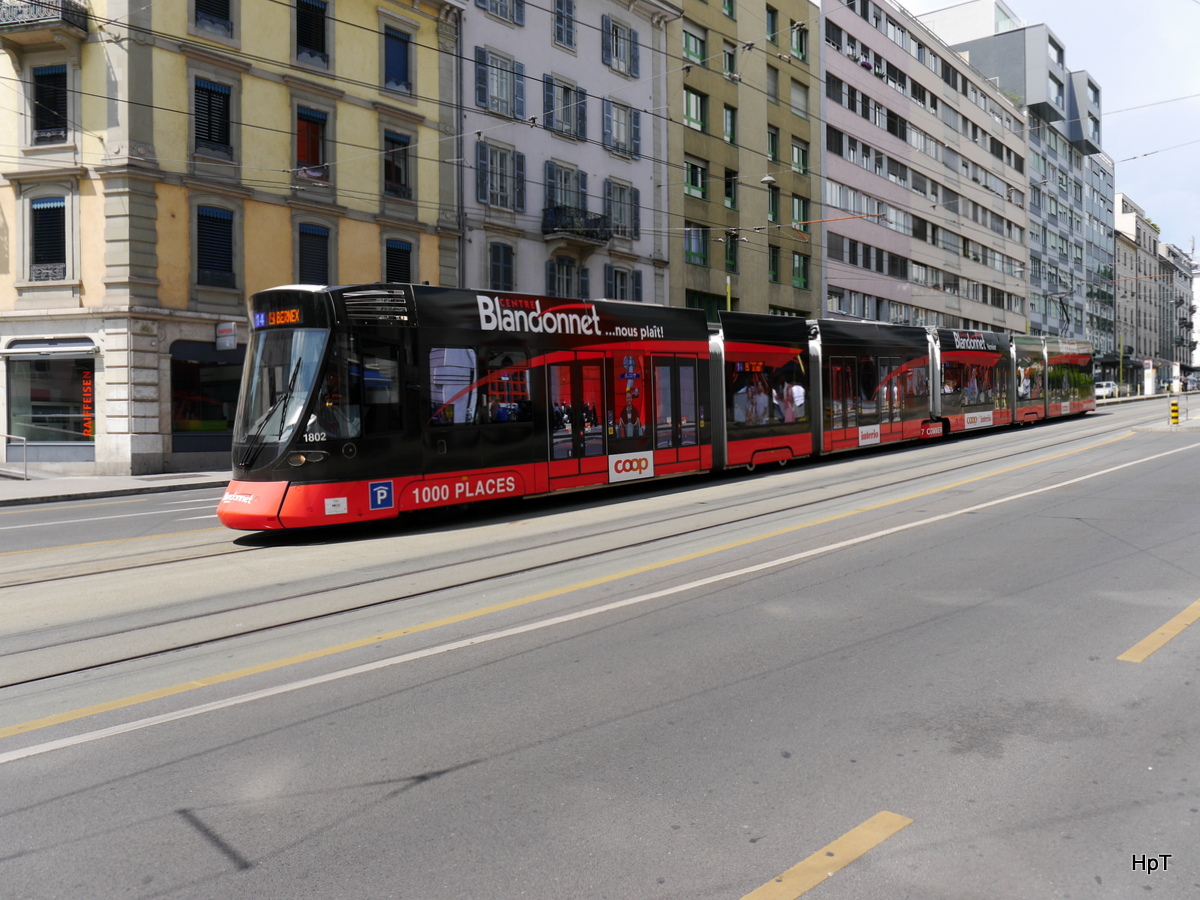 tpg - Tram Be 6/10 1802 unterwegs auf der Linie 14 in der Stadt Genf am 03.06.2017