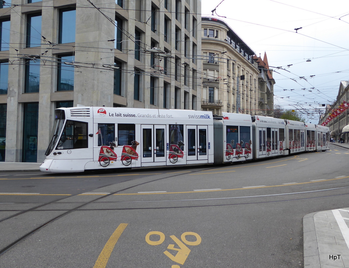 tpg - Tram Be 6/10 1810 unterwegs auf der Linie 18 in der Stadt Genf am 09.04.2016