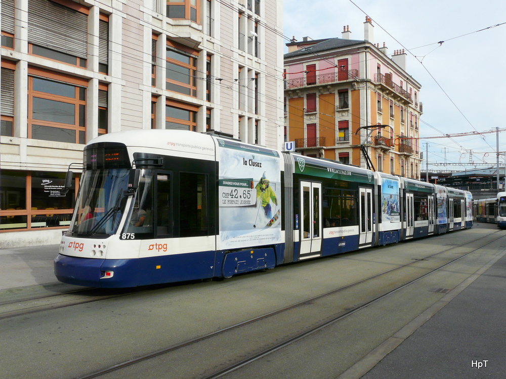 TPG - Tram Be 6/8 875 unterwegs in der Stadt Genf am 11.01.2014