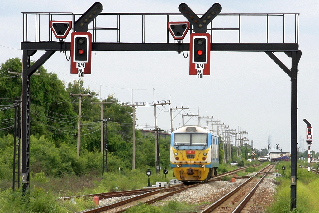 TPIPL 70112 (Co'Co', de, CRRC Ziyang Co.,Ltd., Bj.2016, Fab.Nr. ????) am 27.Juni 2025 beim Verschub der Wagen vom Freight 508 aus Hin Lap und dem Freight 507 nach Hin Lap in der Preng Station und dem Anschlußgleis zur Firma TPI.Concrete.