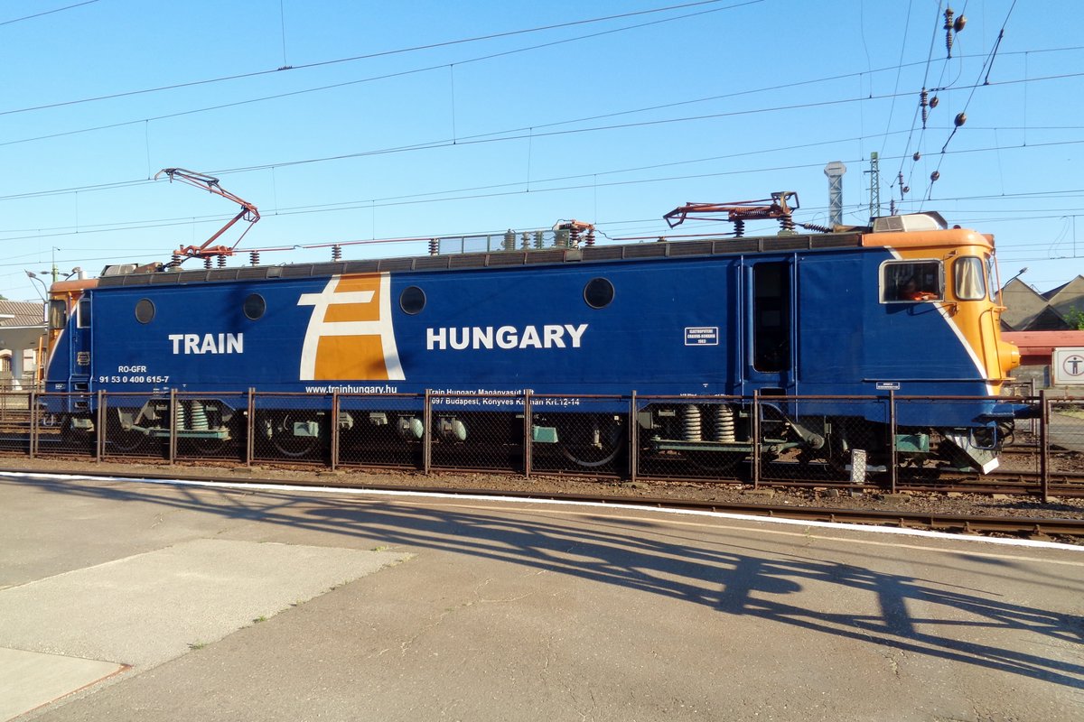 Train Hungary 400 615 steht am 13 Mai 2018 in Miskolc-Tiszai.