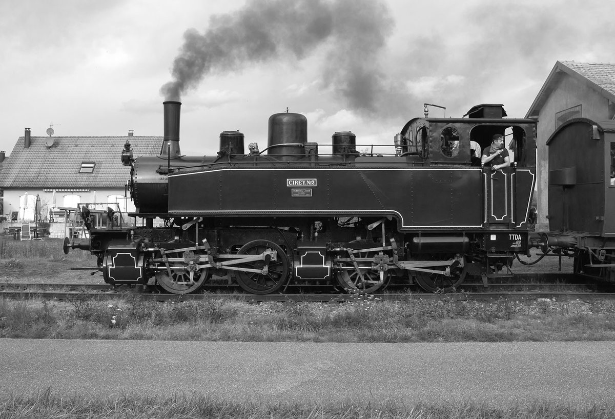 Train Thur Doller Alsace - Mallet  Cirey No. 2  im Profil. Bahnhof Guewenheim am 27.10.2019.