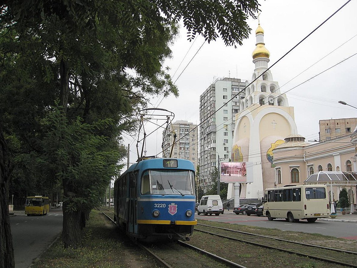 Tram der Linie 17 am 31.05.2009 in Odessa unterwegs.
