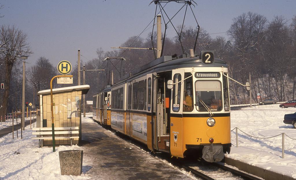 Tram Wagen 71 ex Stuttgart der Linie 2 an der Endhaltestelle Parkallee am 3.2.1993 in Nordhausen. 