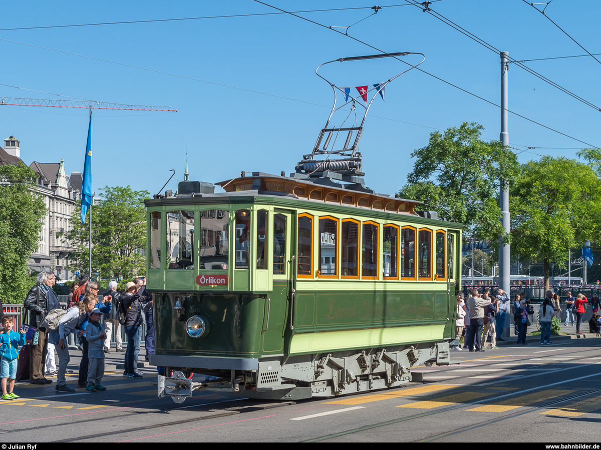 Tramparade in Zürich am 21. Mai 2017 zum 10-Jahre-Jubiläum des Tram-Museum Burgwies und zum 50-Jahre-Jubiläum des Vereins Tram-Museum.<br>
Ce 2/2 1 der ehemaligen Strassenbahn Zürich - Oerlikon - Seebach von 1897 am Limmatquai.