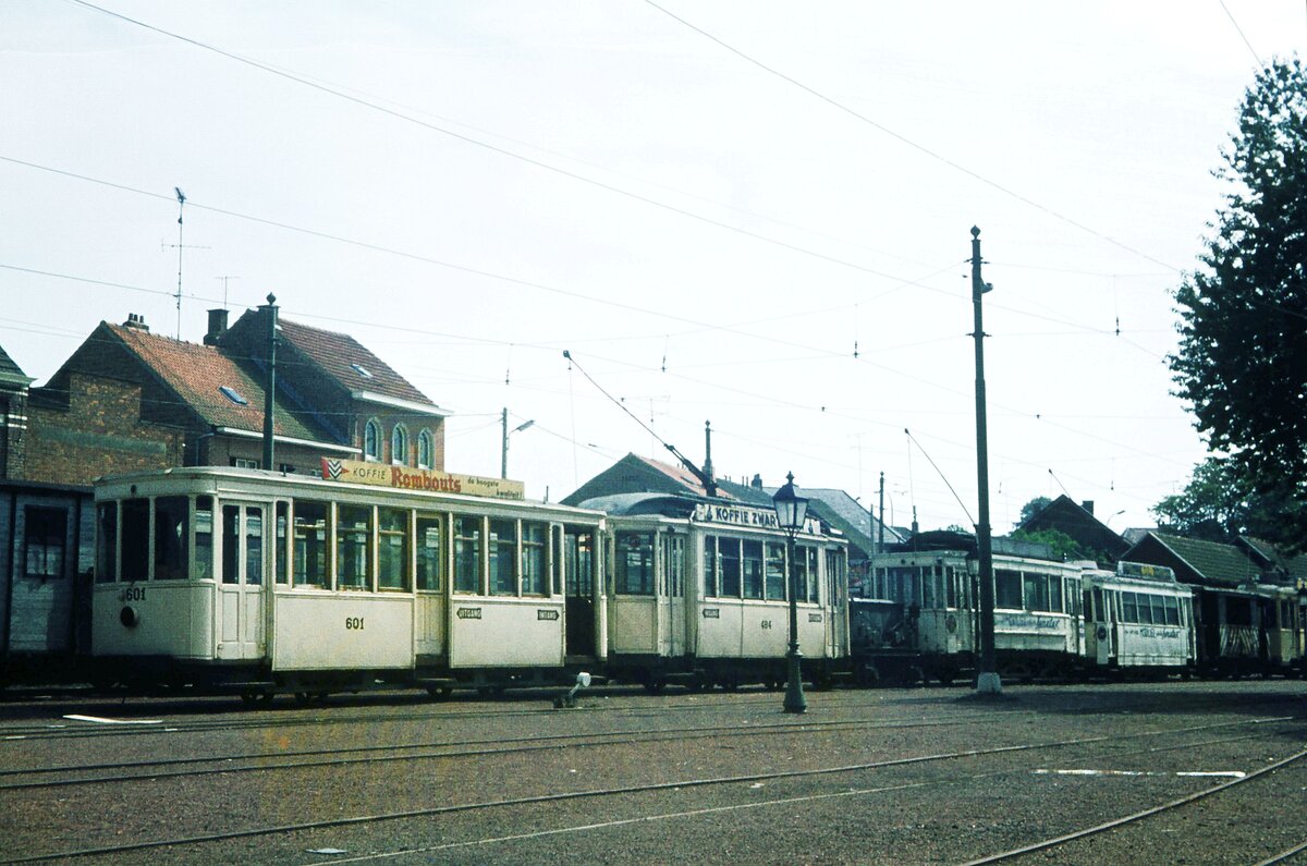 Tramsite Schepdaal__Tw 484 + Bw 601.__13-08-1974