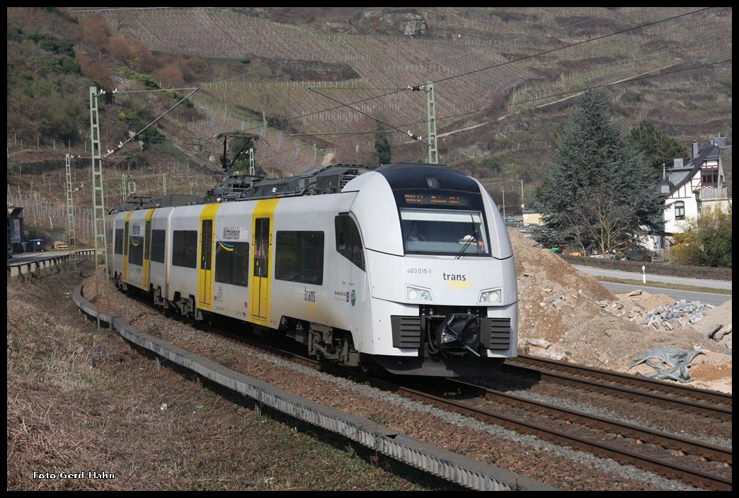 Trans Regio 460015 erreicht hier am 10.3.2016 auf der Fahrt nach Bingen um 12.21 Uhr das linksrheinische Oberwesel.
