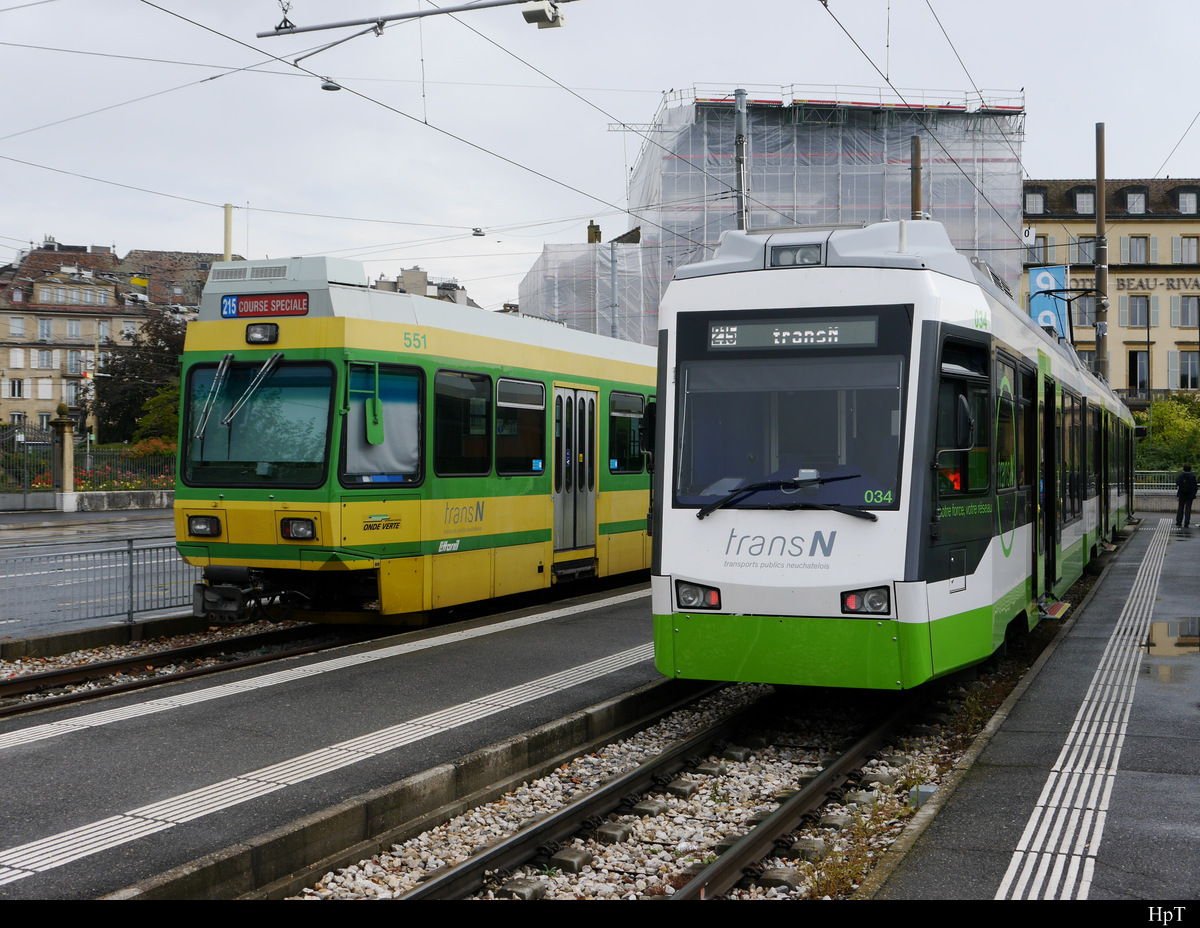 transN - Triebwagen Be 4/8 34 als Regelzug nach Boudry neben Steuerwagen Bt 551 im transN Bahnhof in Neuchatel am 21.09.2020