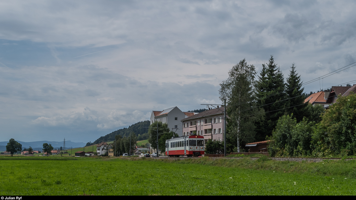 TransN/CMN/PSC BDe 4/4 8 erreicht am 4. August 2016 La Sagne.<br><br>

Die Strecke von La Chaux-de-Fonds nach Les Ponts-de-Martel musste am 1. Mai diesen Jahres auf Anordnung des BAV auf Busbetrieb umgestellt werden, weil die zahlreichen Bahnübergänge (teilweise illegal aufgeschüttete Karrenübergänge) nicht den Vorschriften entsprachen. Es bestand die Befürchtung, dass der Busbetrieb zum Providurium wird. Glücklicherweise hat sich diese Befürchtung nicht bewahrheitet und schon nach einem Monat konnte der Bahnbetrieb wieder aufgenommen werden (auch wenn die Bahnübergänge nicht wirklich saniert aussehen).