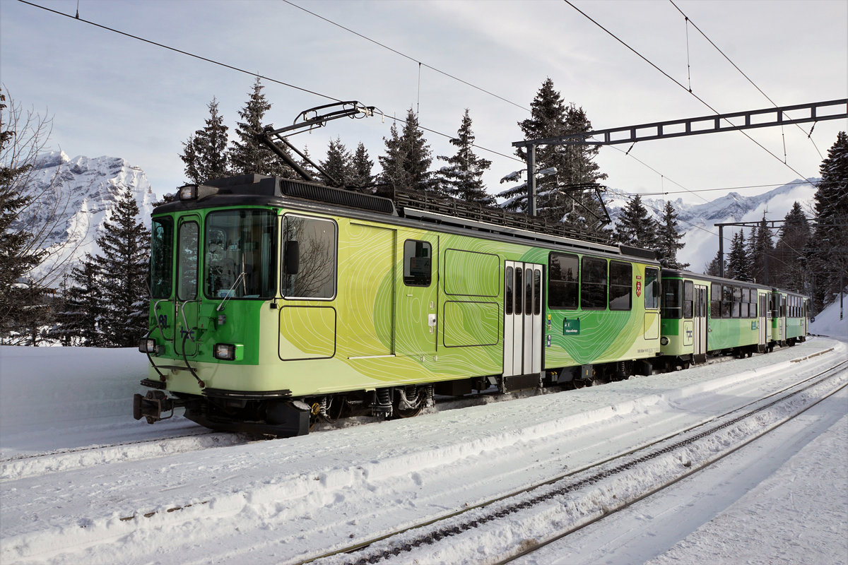 Transports publics du Chablais TPC Winteridylle auf dem BVB Streckenabschnitt Villars - Col-de-Bretaiye vom 18. Januar 2019.
Pendelzug mit dem BDeh 4/4 81 auf der Durchfahrt bei Col-du-Soud.
Foto: Walter Ruetsch