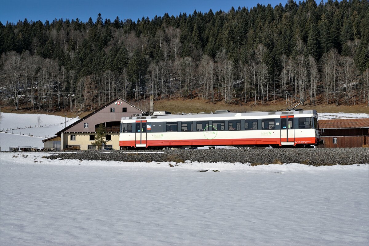 Transports Publics Neuchâtelois (Trans N)
Meterspur Bahnstrecke La Chaux-de-Fonds-Les Ponts-de-Martel. BDe 4/4 7 bei Le Stand auf der Fahrt nach Les Ponts-de-Martel am 5. Februar 2022.
Foto: Walter Ruetsch