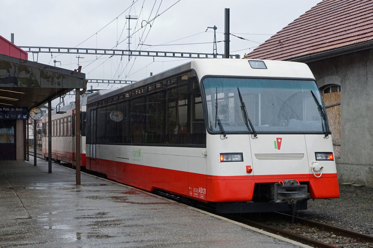 Transports Publics Neuchâtelois (Transports publics neuchâtelois)/trans N/CMN.
An einem Schlechtwettertag bei Regen, Wind, Kälte und  sehr schlechten Lichtverhältnissen auf der Strecke La Chaux-de-Fonds - Les Ponts-de-Martel unterwegs.
Impressionen vom 2. Februar 2020 mit dem BDe 4/4 6 und dem sehr selten im Einsatz stehenden Salonsteuerwagen ASt 21.
Die Fotostandorte in Les Ponts-de-Martel wurden mir ausnahmsweise erlaubt.
Foto: Walter Ruetsch 