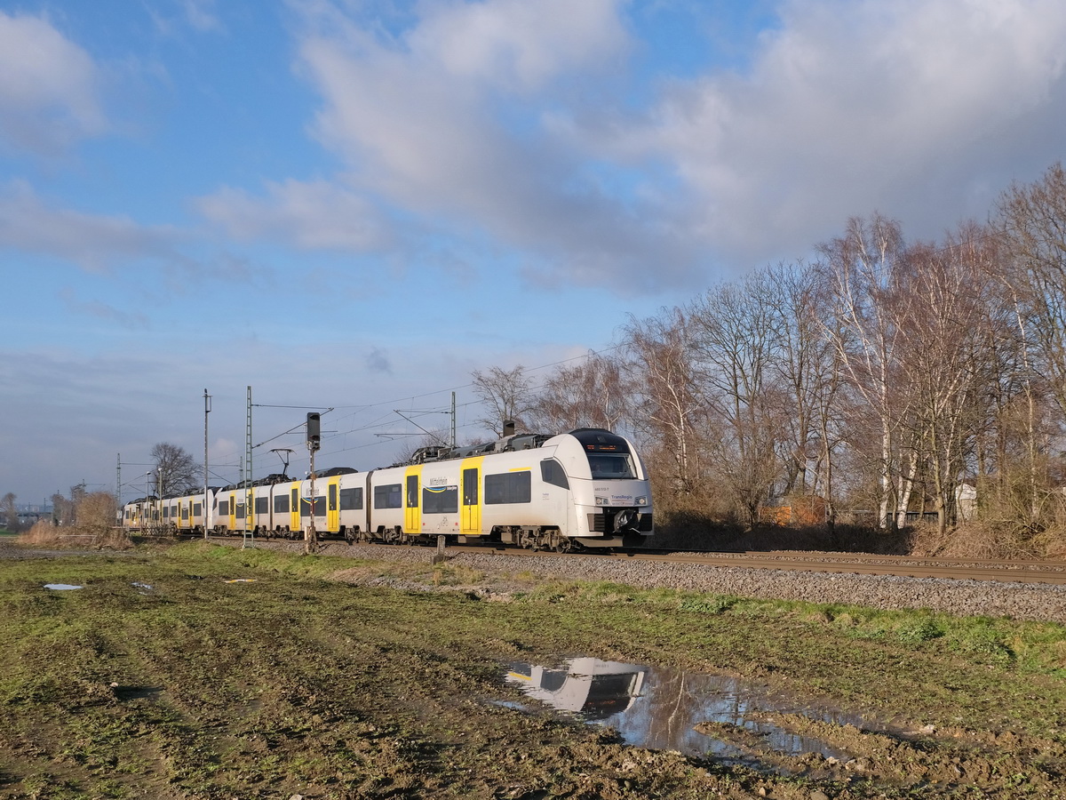 Transregio-460 512+012+Transregio-460 501+001 
Mittelrheinbahn unterwegs auf der linken Rheinstrecke in Schwadorf Richtung Bonn. 

2020-01-11