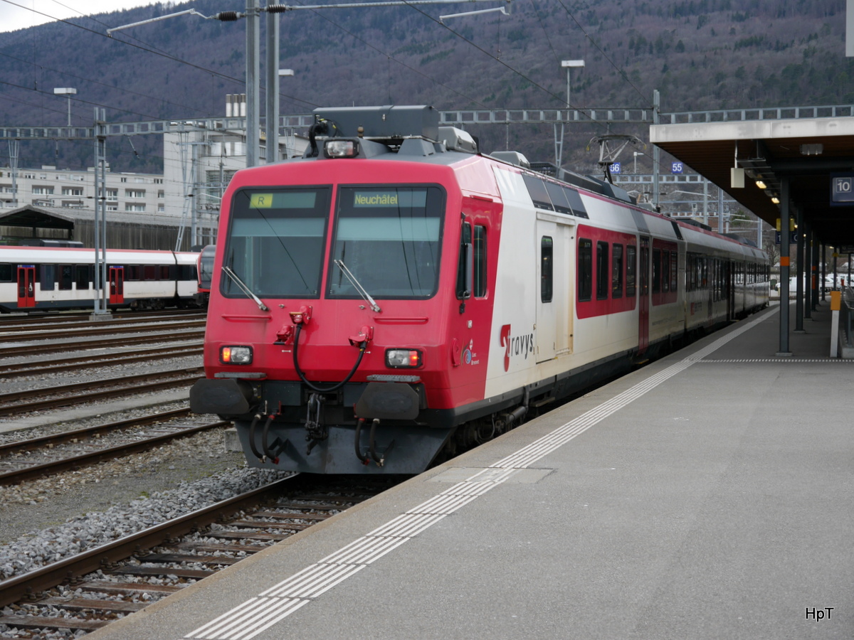 travys / SBB - Travys Triebwagen RBDe 4/4 560 384-0 am Schluss eines Regio von Biel nach Neuchâtel am 03.02.2018