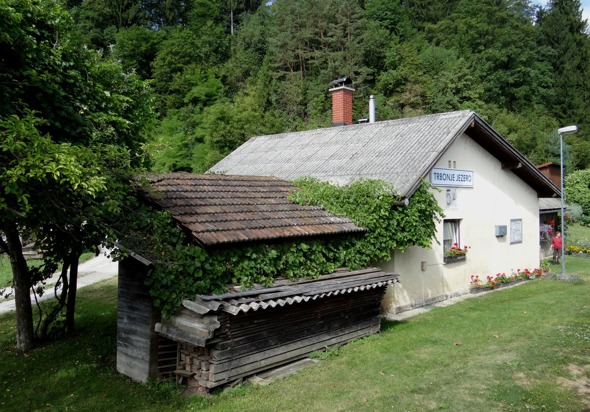 Trbonjsko jezero (Trofiner See), unbesetzte Haltestelle existiert seit 1977