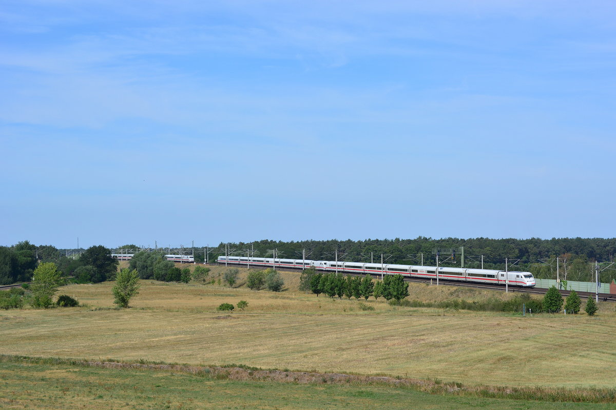 Treffen zweiter ICE2 auf der Umfahrungsstrecke um Stendal.

Hämerten 24.07.2019