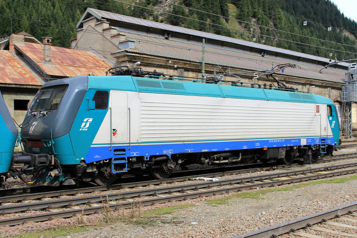 Trenitalia E412 017 bei der Rangierfahrt im Bahnhof Brenner/Brennero am 03.09.2014