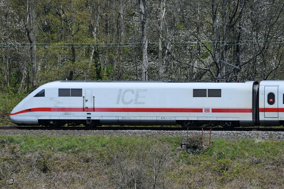 Triebkopf eines ICE1 (401 084-9), welcher Ende April 2021 in Witten-Bommern unterwegs war.