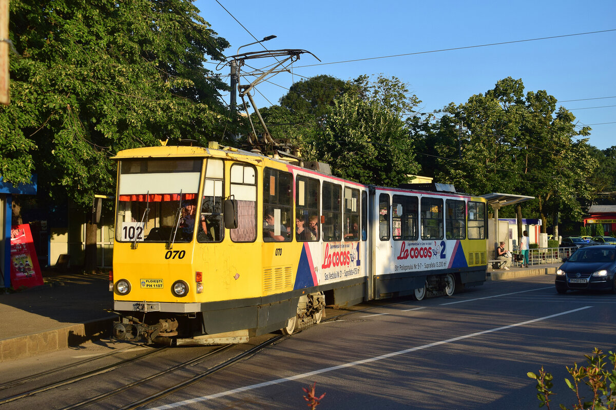 Triebwagen 070 verl�sst die Endhaltestelle Spitalul Judetean. Von hier aus starten die beiden Stra�enbahnlinien 101 und 102 nach Ploiesti Sud und Ploiesti Vest.

Ploiesti 30.07.2026