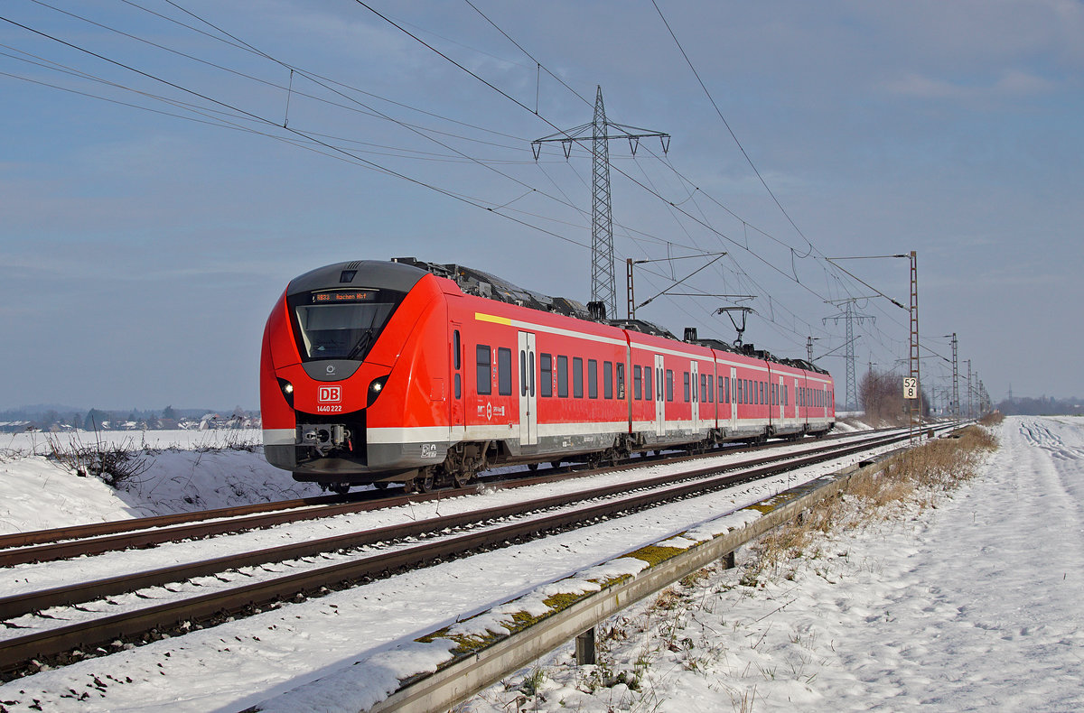 Triebwagen 1440 222 nach Aachen am 25.01.2021 in Mönchengladbach.