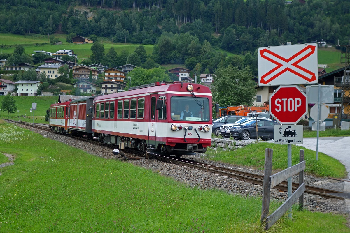 Triebwagen 16 in Stuhlfelden am 25.07.2017.
