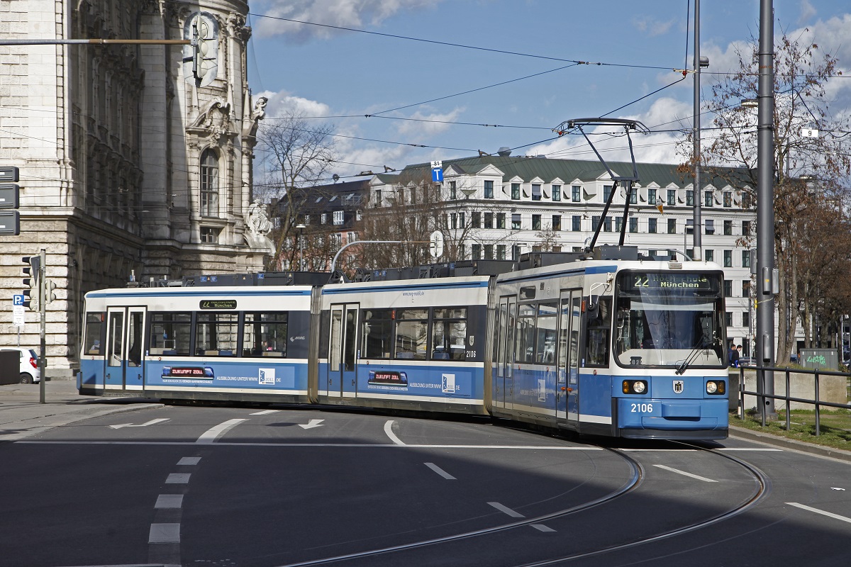 Triebwagen 2106,Linie 22, Karlsplatz Stachus, 2.03.2017.