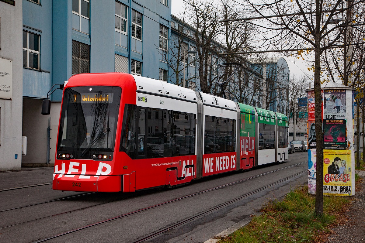 Triebwagen 242,Linie 7,Asperngasse am 7.11.2017.