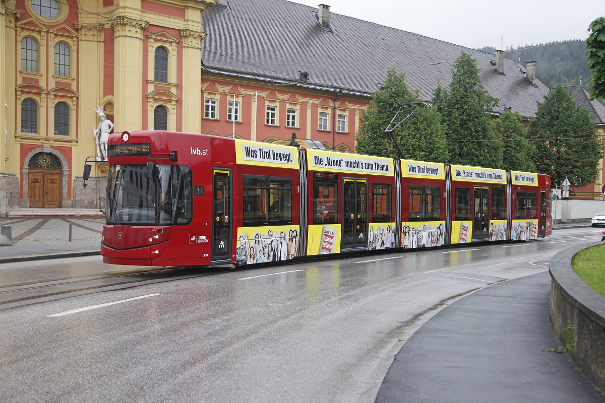 Triebwagen 308, Linie 1, Klostergasse am 22.05.2015.