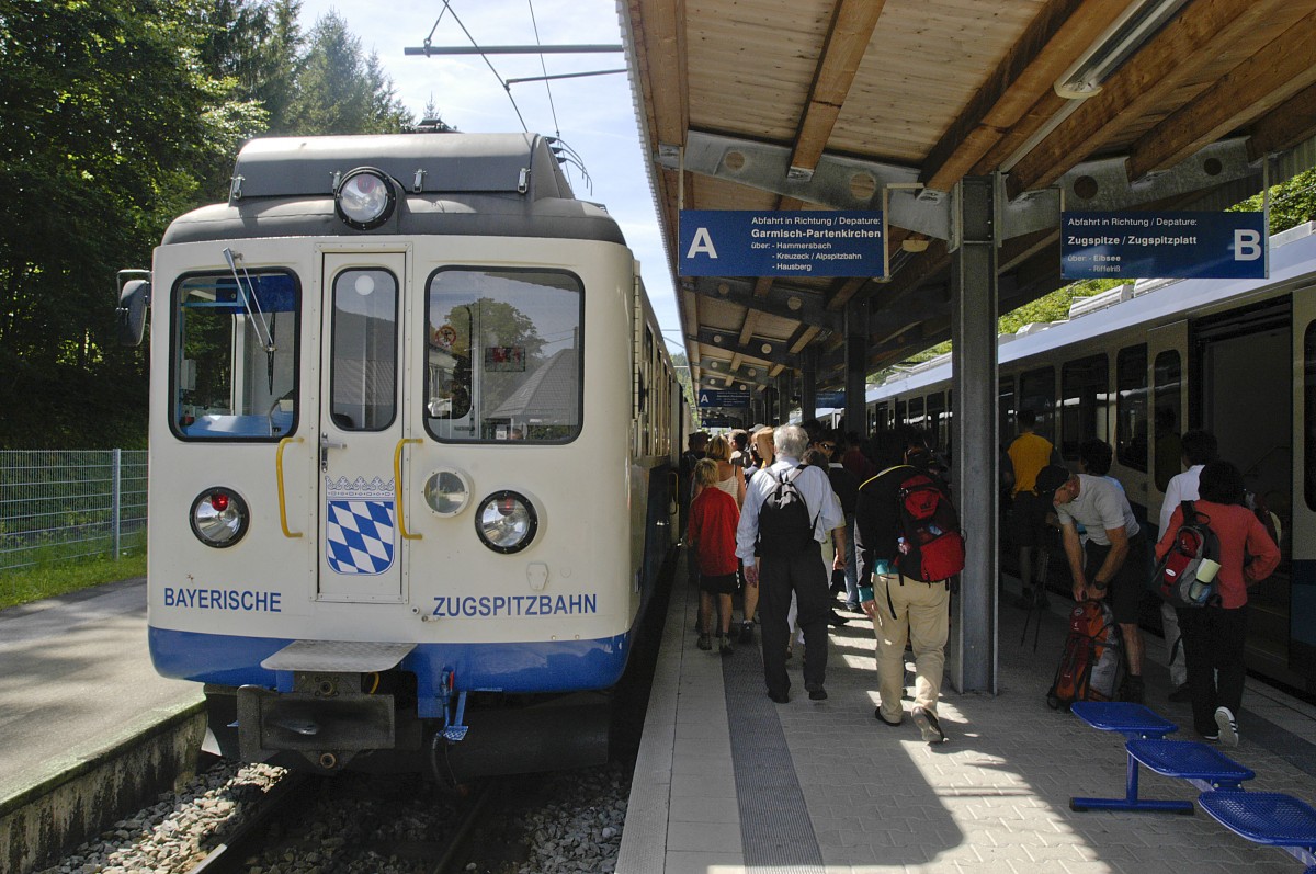 Triebwagen 309 der Bayerischen Zugspitzbahn am Bahnhof Eibsee. Aufnahme: August 2008.