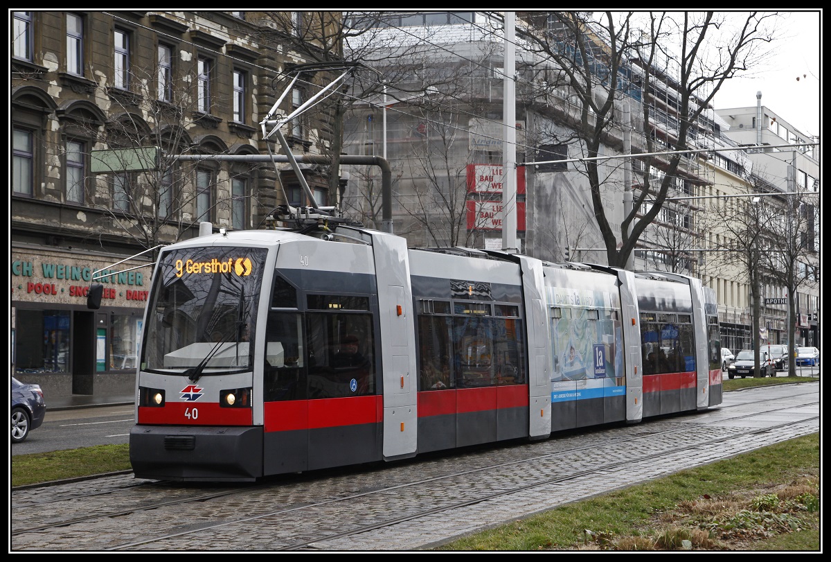 Triebwagen 40 , Linie 9, Neubaugürtel am 14.03.2018.