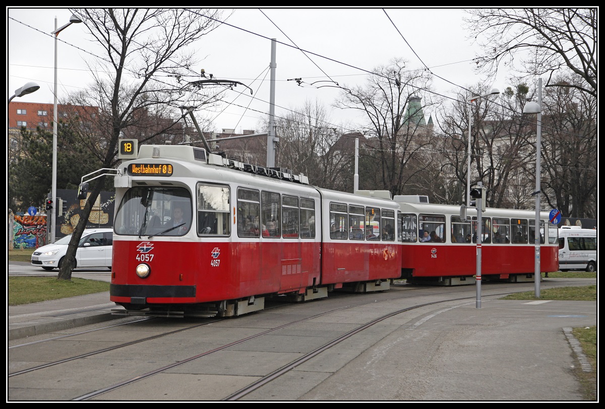 Triebwagen 4057,Linie 18, Margaretengürtel am 14.03.2018.