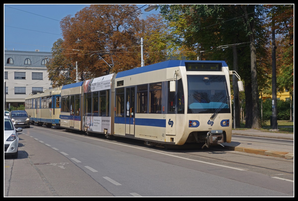 Triebwagen 408 hält am 28.08.2018 in der Haltestelle Baden Viadukt.