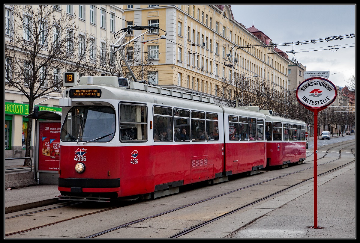 Triebwagen 4096, Linie 18, Margaretengürtel Haltestelle Arbeitergasse am 14.03.2018.