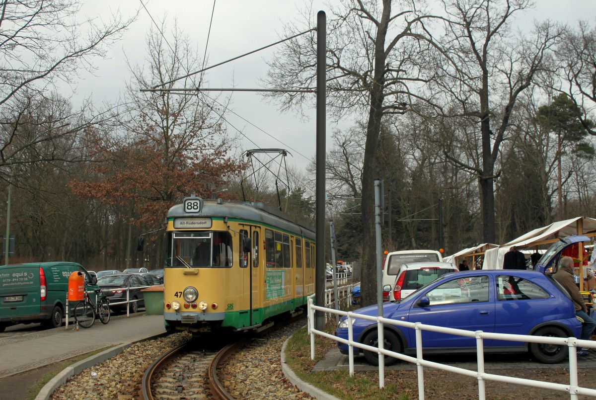 Triebwagen 47 der Schöneicher-Rüdersdorfer Straßenbahn steht am 22.02.2015 in der Schleife Berlin-Friedrichshagen S-Bahnhof und wartet auf die Abfahrtszeit in Richtung Alt-Rüdersdorf.  