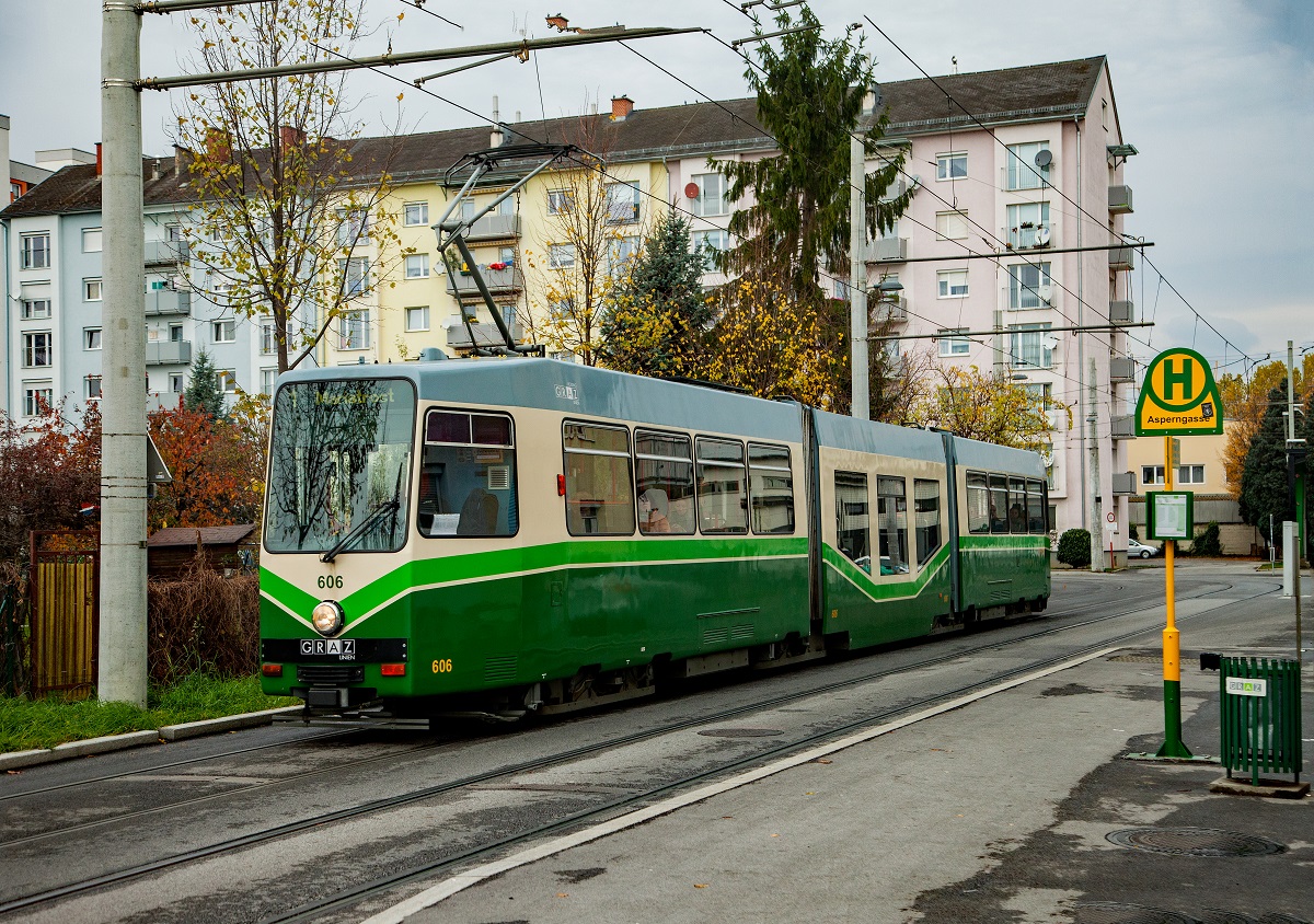 Triebwagen 606,Linie 1, Asperngasse am 7.11.2017.