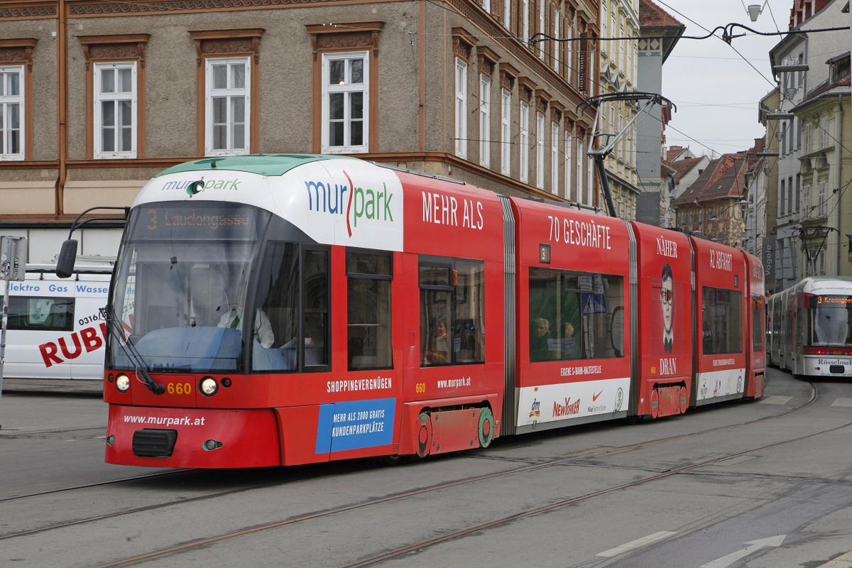 Triebwagen 660 auf Linie 3 befährt am 1.03.2017 den Bereich Murgasse - Erzherzog Johann Brücke.
