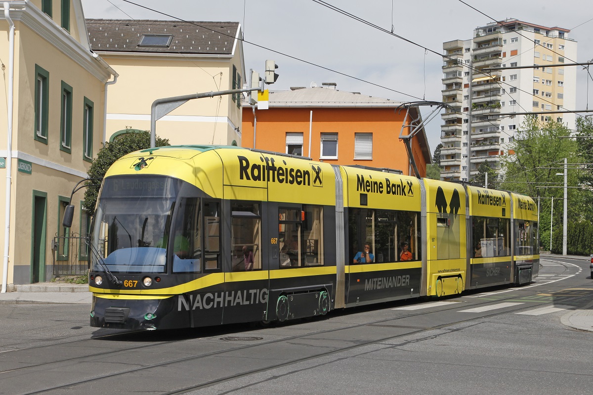 Triebwagen 667,Linie 6,Eisteichgasse am 6.05.2015.