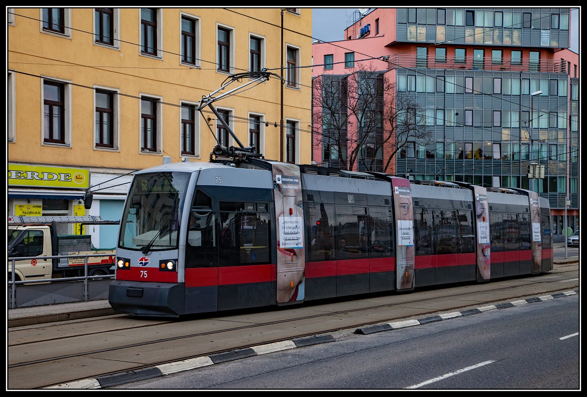 Triebwagen 75, Linie 62, Eichenstraße am 14.03.2018.