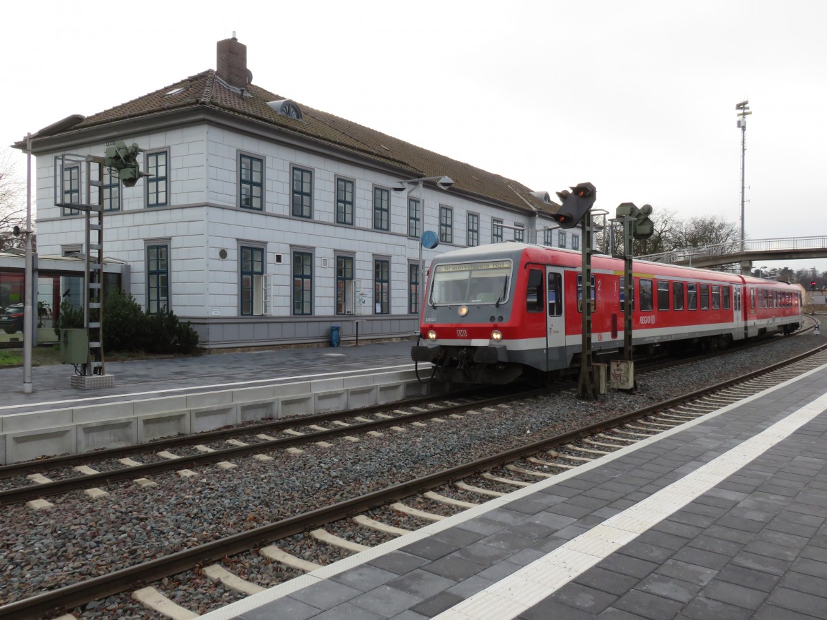 Triebwagen der BR 628 im Bahnhof von Vienenburg nach Braunschweig am 13.12.2014
