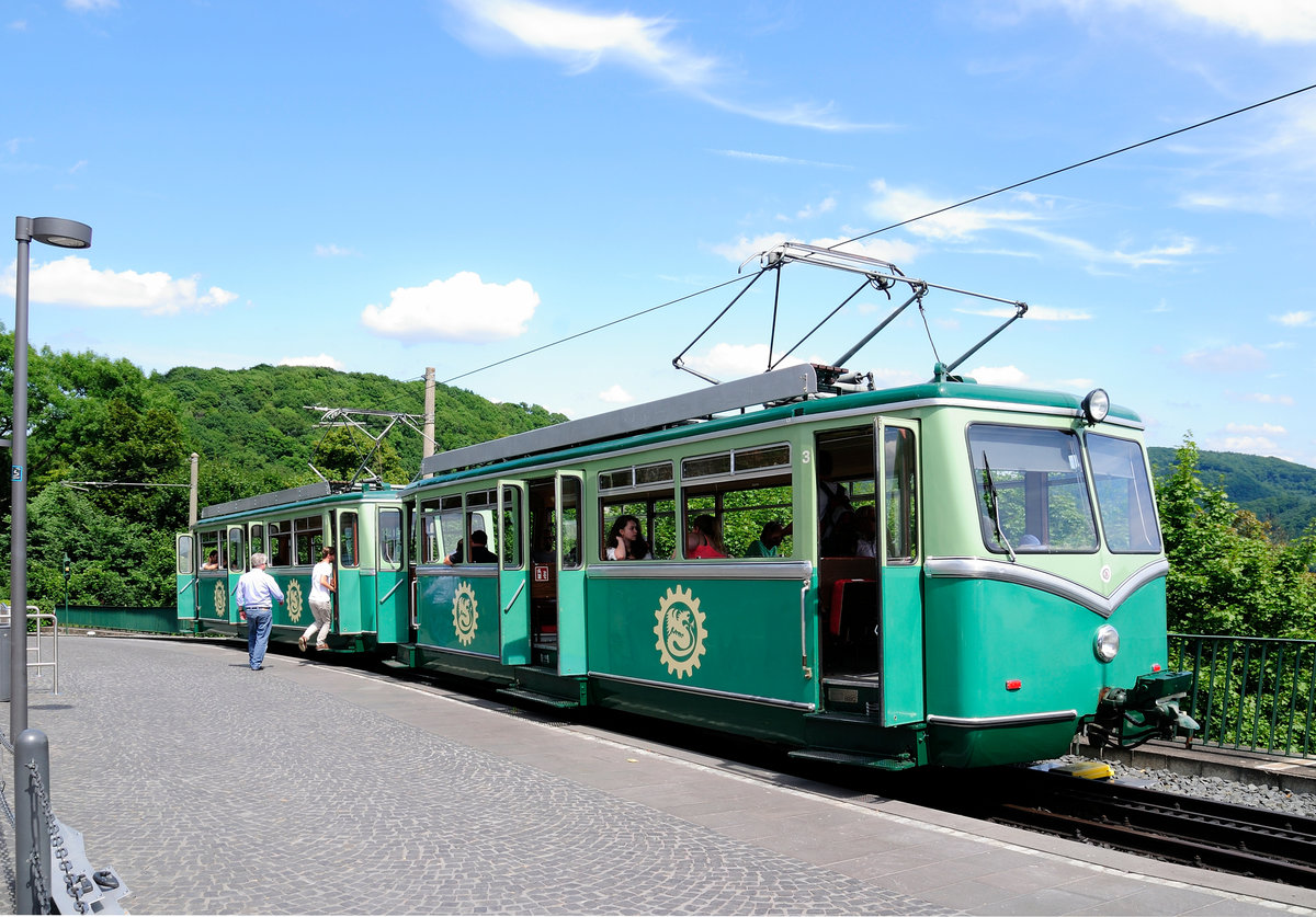 Triebwagen Nr.3 & 6 der Drachenfelsbahn, Bergstation am 18.7.2017