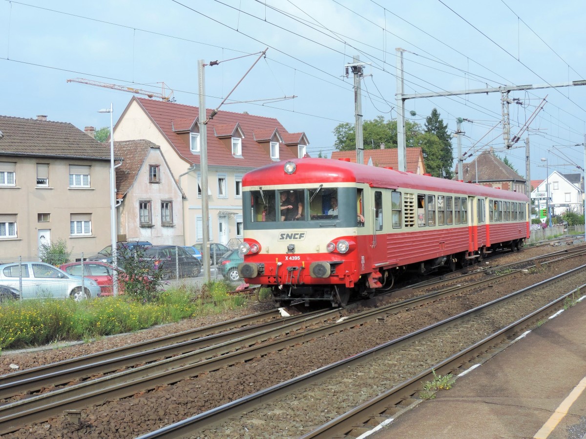 Triebwagen X 4395 ist der Einzige der Serie 4301 - 4451 der erhalten ist. Hochfelden am 04/09/2014.